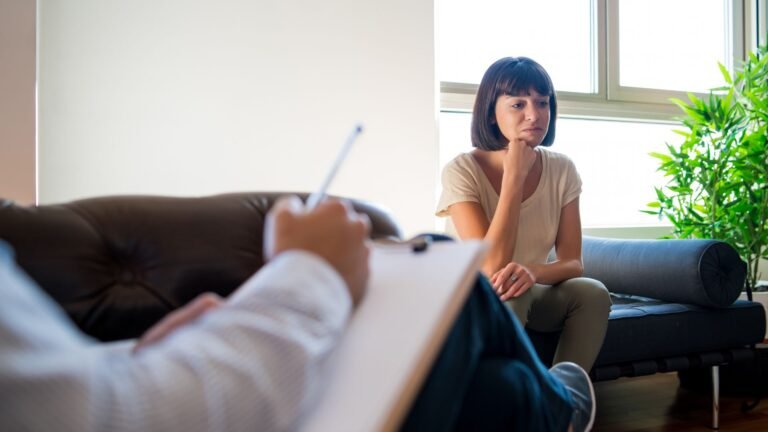 Terapia E Medicação Juntas: Como Psicólogo E Psiquiatra Dividem O Cuidado